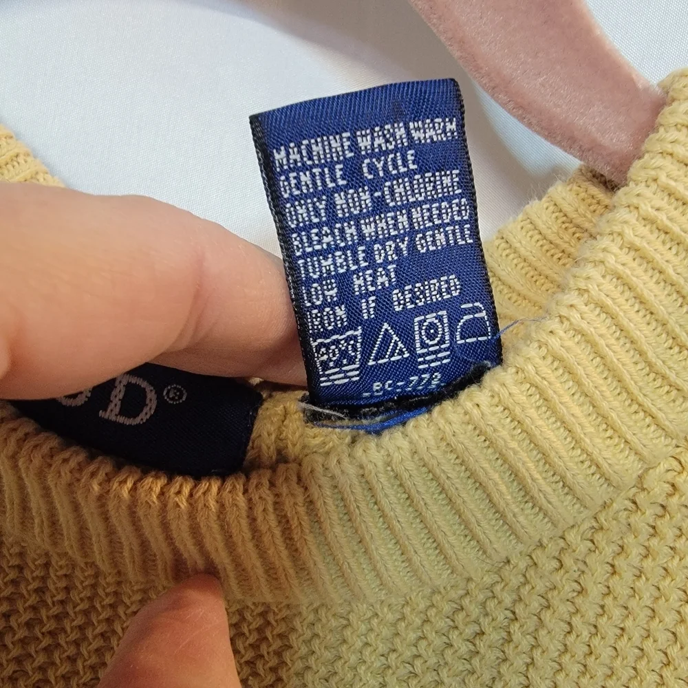 Izod Crewneck Sweater 100% Cottom in Maize Yellow